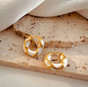 Boucles d’Oreilles Petite Créole en Cuivre Doré et Blanc – Élégance Lumineuse – Écrin Offert "Riviera" Mara Bijoux