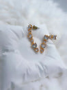 Boucles d’Oreilles Pendantes en Acier Inoxydable Doré avec Zircons en Forme de Cœur – Élégance Scintillante – Écrin Offert "Chiara" - Mara Bijoux