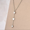 Collier Trois Cœurs en Acier Inoxydable Argenté – Bijou Femme Fin et Élégant 40+5 cm avec Écrin Cadeau Offert "Glamour" Mara Bijoux