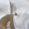 Piercing Nez Papillon Argenté – Perle Blanche – Acier Inoxydable, Tige en L + Écrin Offert "Abelle Argenté" Mara Bijoux